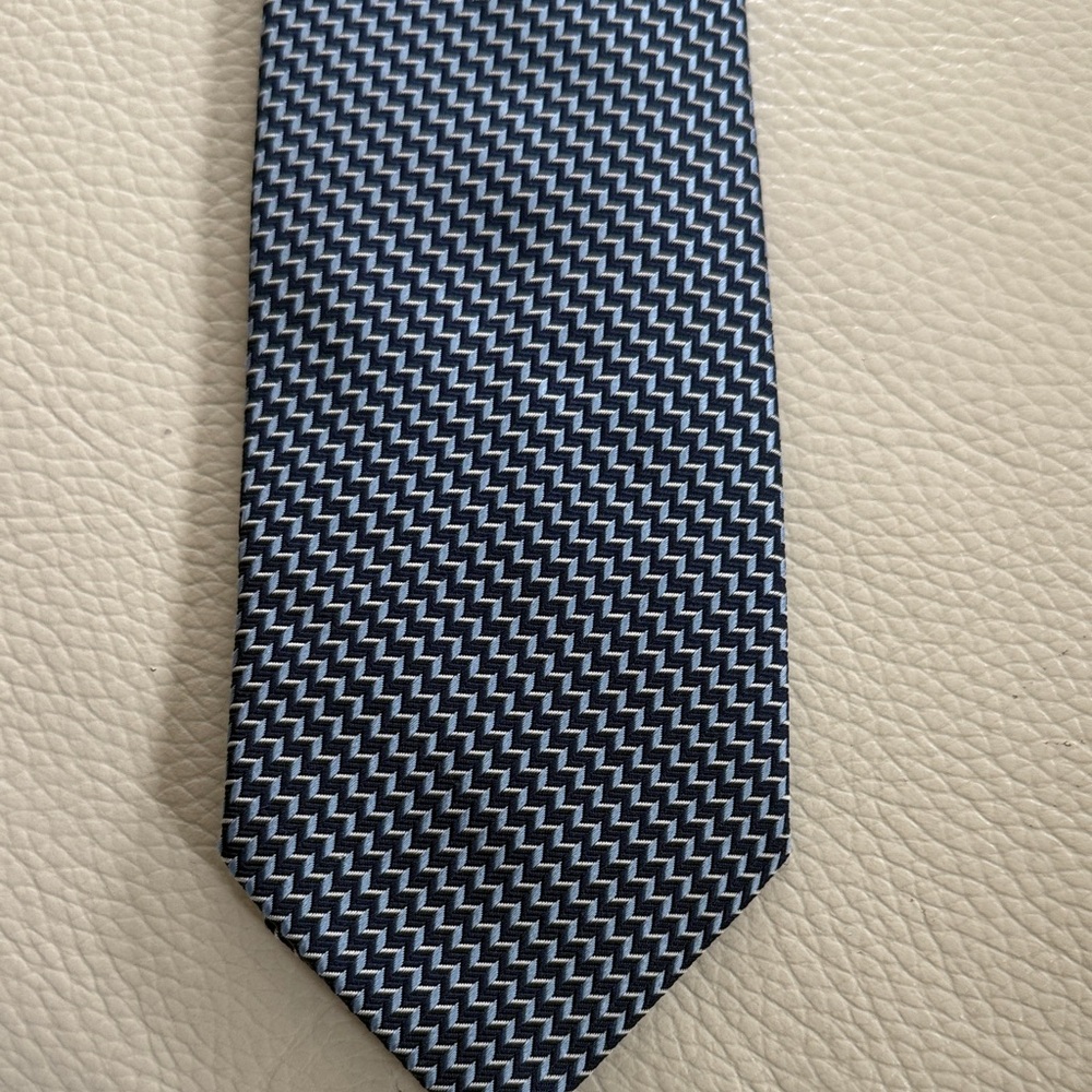 HERMES Men's Navy Zigzag Pattern Silk Tie - Unbranded